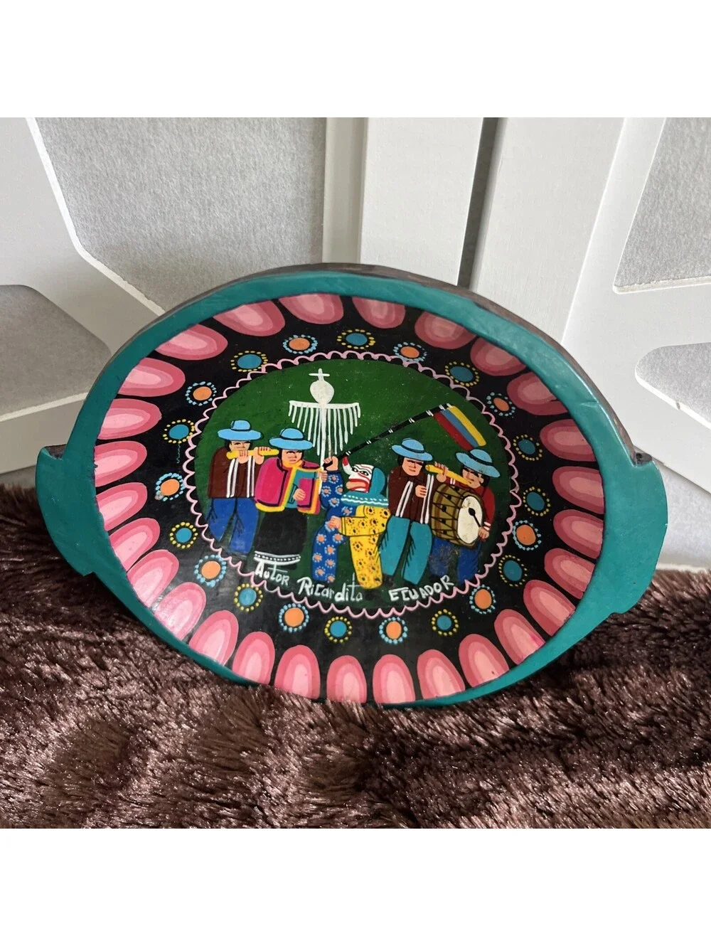 VINTAGE ECUADORIAN FOLK ART! Hand Painted Wooden Bowl Autor Ricardita